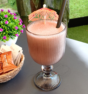 Smoothie de frutos rojos cafetería Ritual Narón
