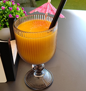 Smoothie de mango cafetería Ritual Narón